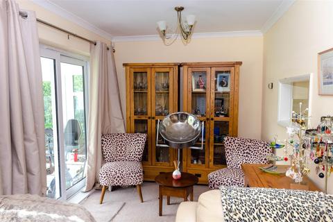 3 Carrs Meadow, Withernsea, HU19 2EL
