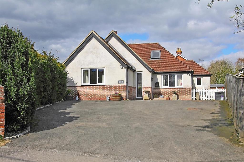 King Lane Cottages, Over Wallop, Stockbridge 3 bed detached bungalow