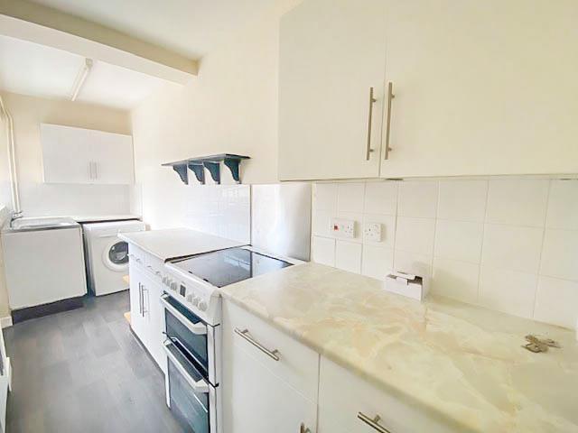 Kitchen 1.JPG