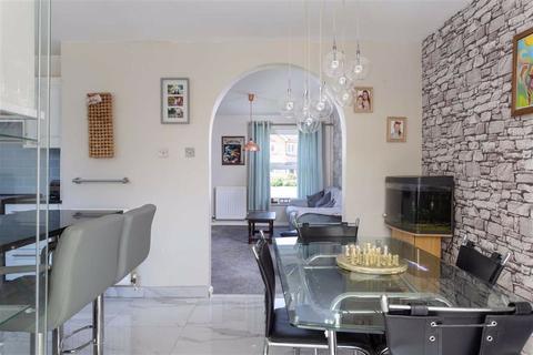 31 Broadmanor, Pocklington, York, YO42 2GA