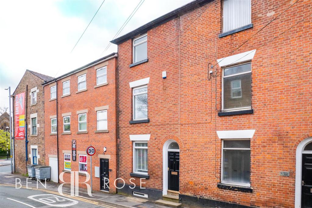 Queens Road, Chorley 4 bed apartment £250,000