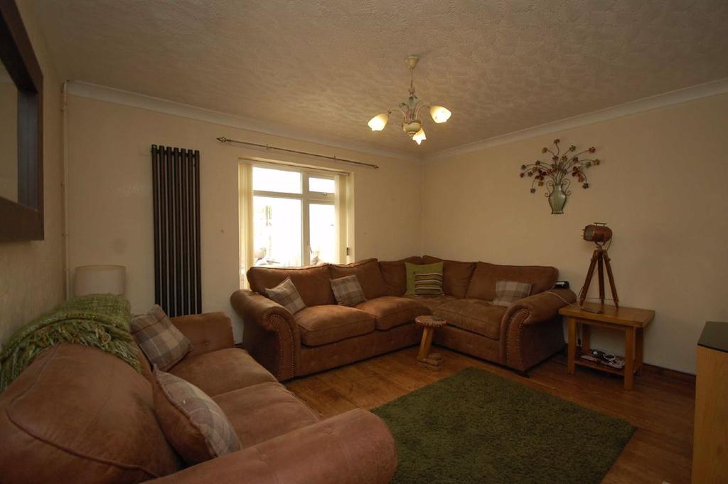 55, Hilton Road, Featherstone, Wolverhampton, WV10 4 bed end of terrace