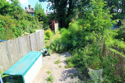 37 Theydon Street, Walthamstow, London, E17 8EN