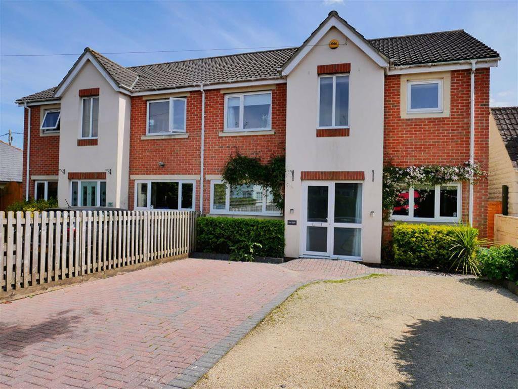 Oxford Road, Calne 4 bed semidetached house £345,000