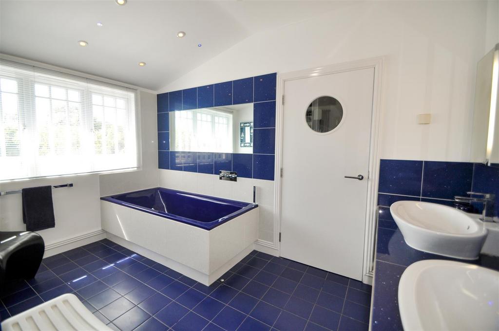 MIHBlue Bathroom.JPG