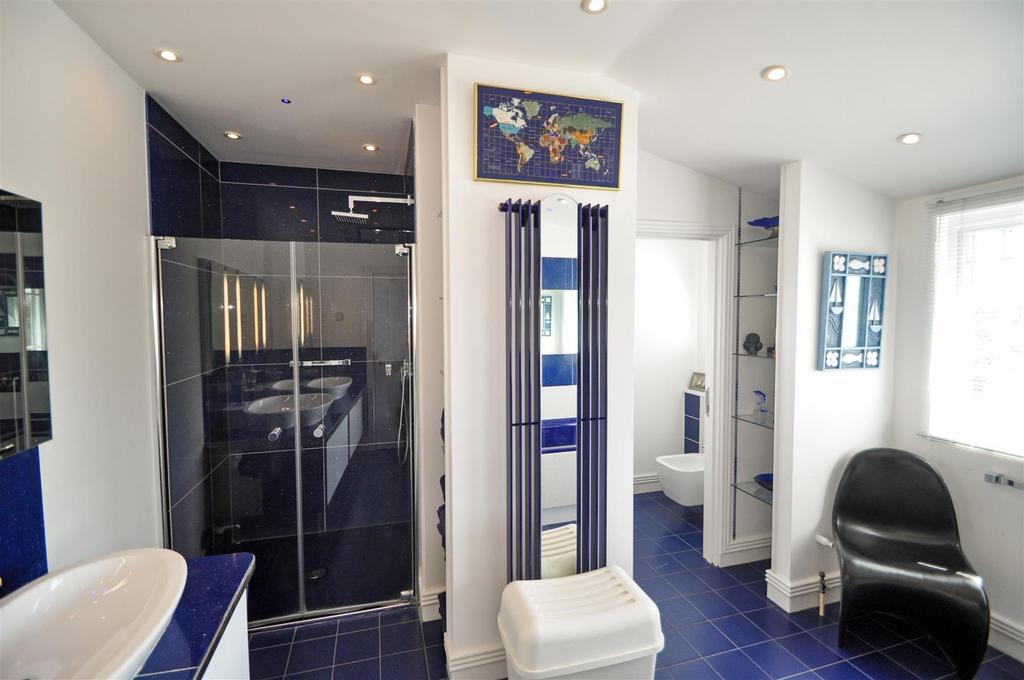 MIHBLue Bathroom2.JPG
