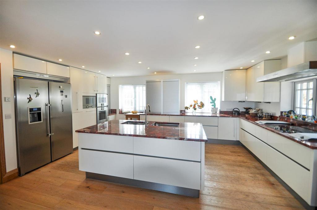 MIHWhite Kitchen.JPG