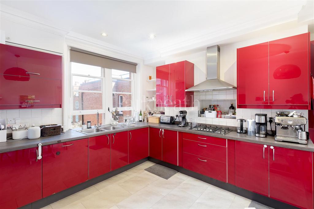 Marlborough Mansions, Cannon Hill NW6 4 bed flat £4,312 pcm (£995 pw)