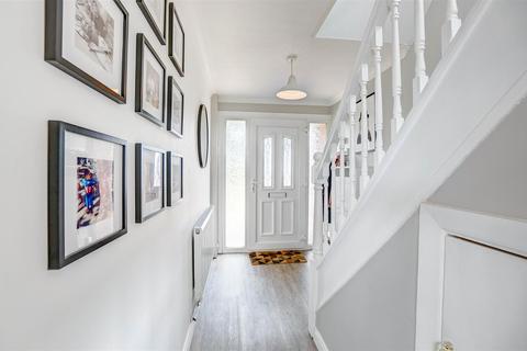 99 Beech Avenue, Keyworth, Nottingham, NG12 5DE