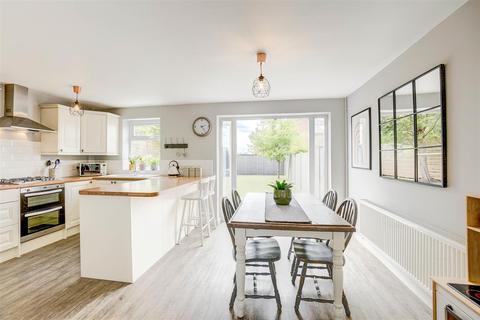99 Beech Avenue, Keyworth, Nottingham, NG12 5DE