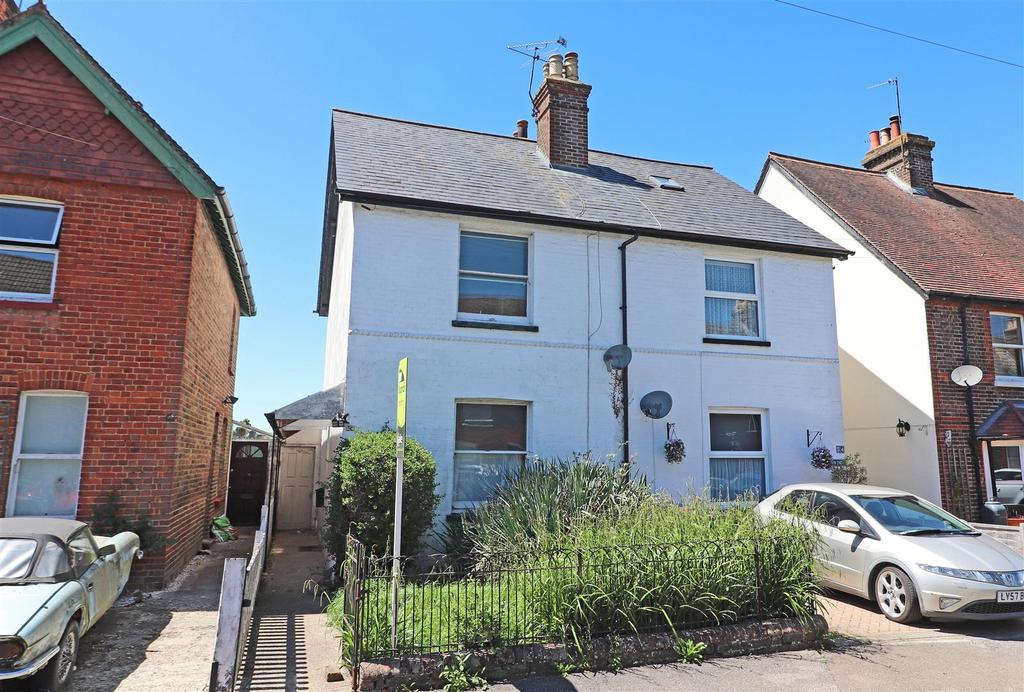 Trindles Road, South Nutfield, Redhill 3 bed semidetached house
