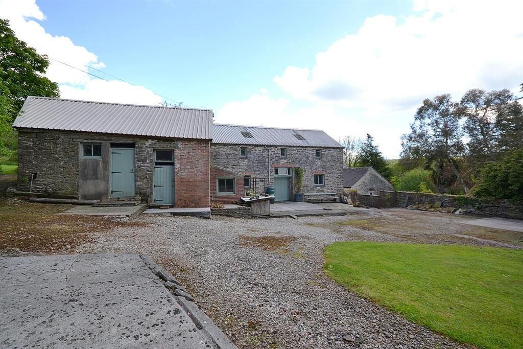 Stable and Outbuilding