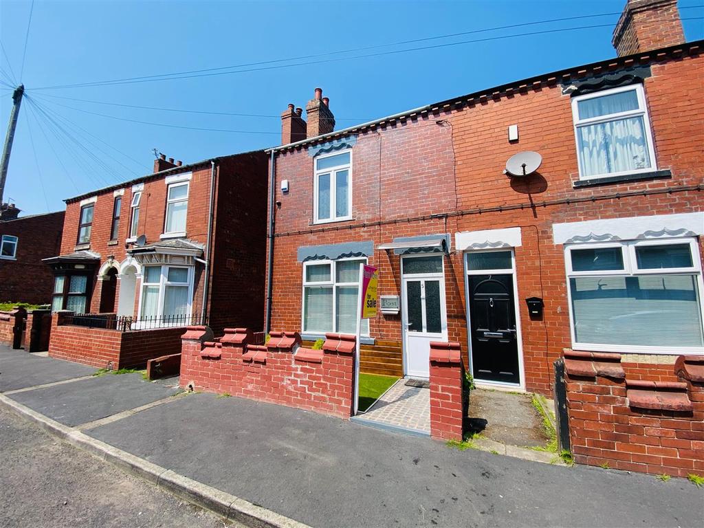 Lower Kenyon Street, Thorne, Doncaster 3 bed end of terrace house £90,000