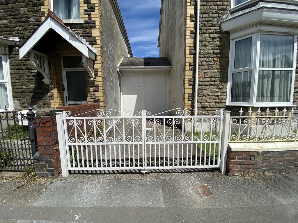Coleshill Terrace, Llanelli 3 bed terraced house £165,000