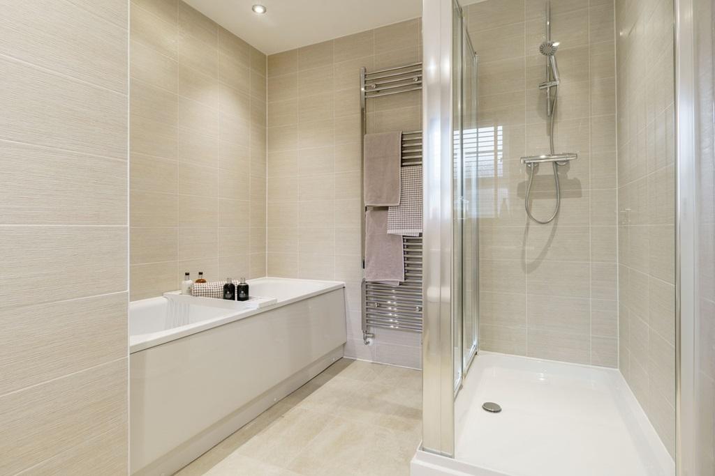 An en suite with separate bath