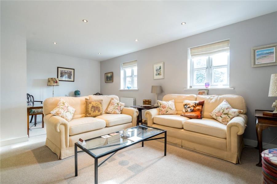 Lancaster Court, Boroughbridge, York, YO51 9NJ 3 bed apartment £995