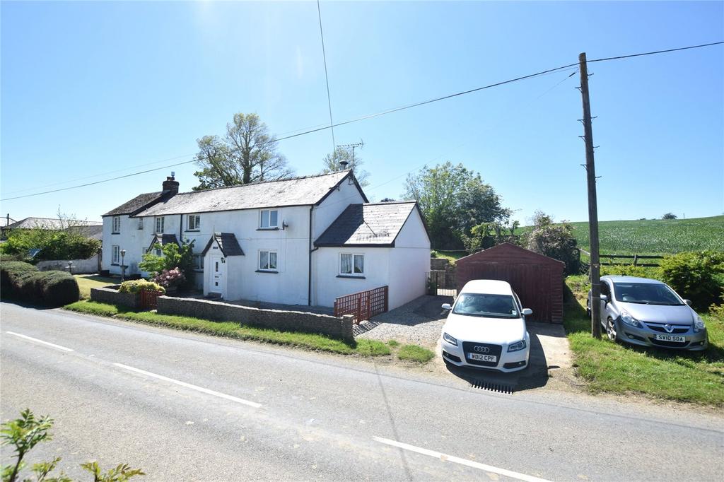 Whitstone, Holsworthy 3 bed semidetached house £250,000