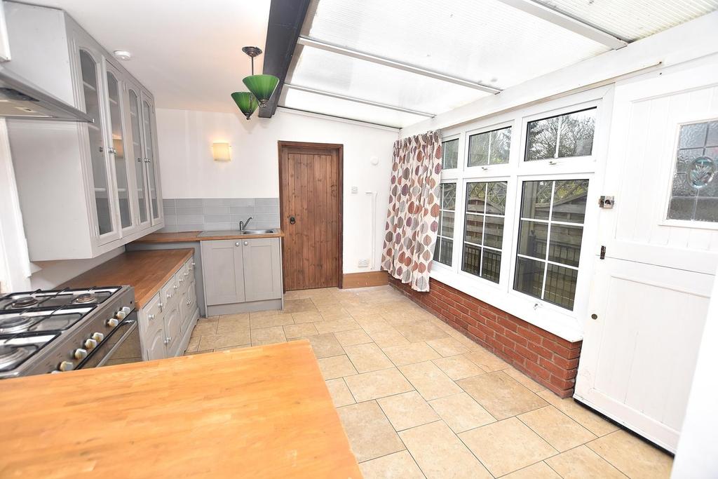 Beeleigh Road, Maldon, Essex, CM9 2 bed end of terrace house £995 pcm