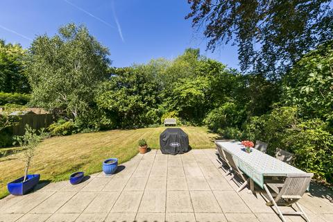 8 Cedar Heights, Richmond, TW10 7AE
