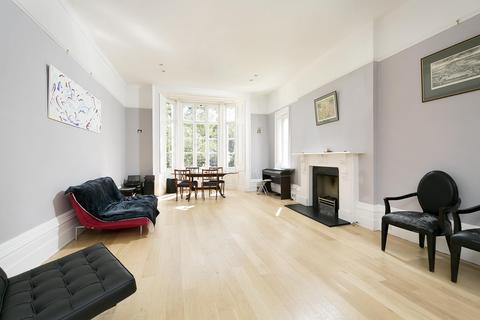 5b Queens Road, Richmond, TW10 6JW