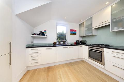 5b Queens Road, Richmond, TW10 6JW