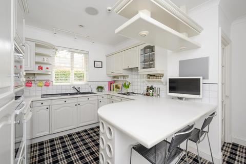 1 King George Square, Richmond, TW10 6LF