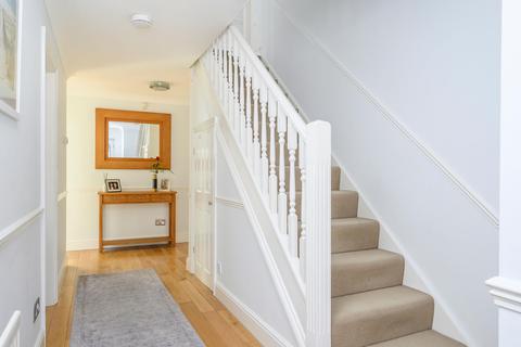 2 Bainbridge Close, Ham, Richmond, TW10 5JJ
