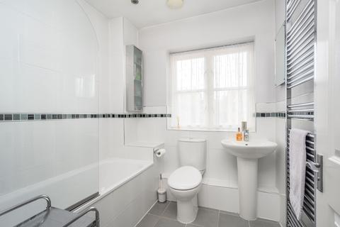 2 Bainbridge Close, Ham, Richmond, TW10 5JJ