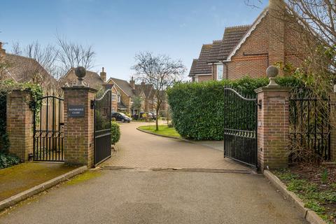 2 Bainbridge Close, Ham, Richmond, TW10 5JJ