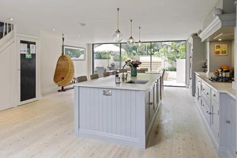 7 Onslow Road, Richmond, TW10 6QH