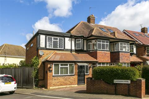 172 Dukes Avenue, Richmond, TW10 7YJ