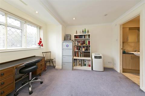 172 Dukes Avenue, Richmond, TW10 7YJ