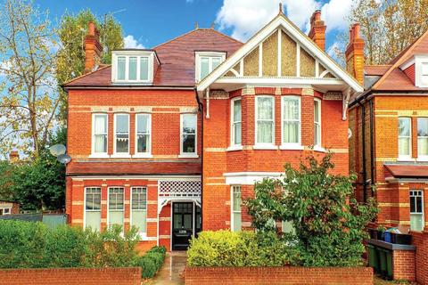 1b Spring Grove Road, Richmond, TW10 6EH
