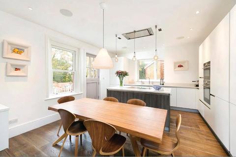 1b Spring Grove Road, Richmond, TW10 6EH
