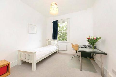 1b Spring Grove Road, Richmond, TW10 6EH