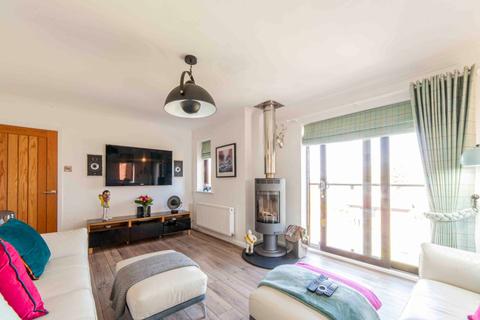 4 Alderwood Fold, Lees, Oldham, OL4 5RW