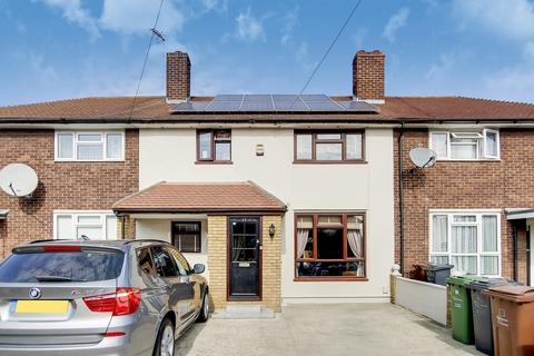 3 bedroom detached house to rent, Sudgen Way, Barking IG11