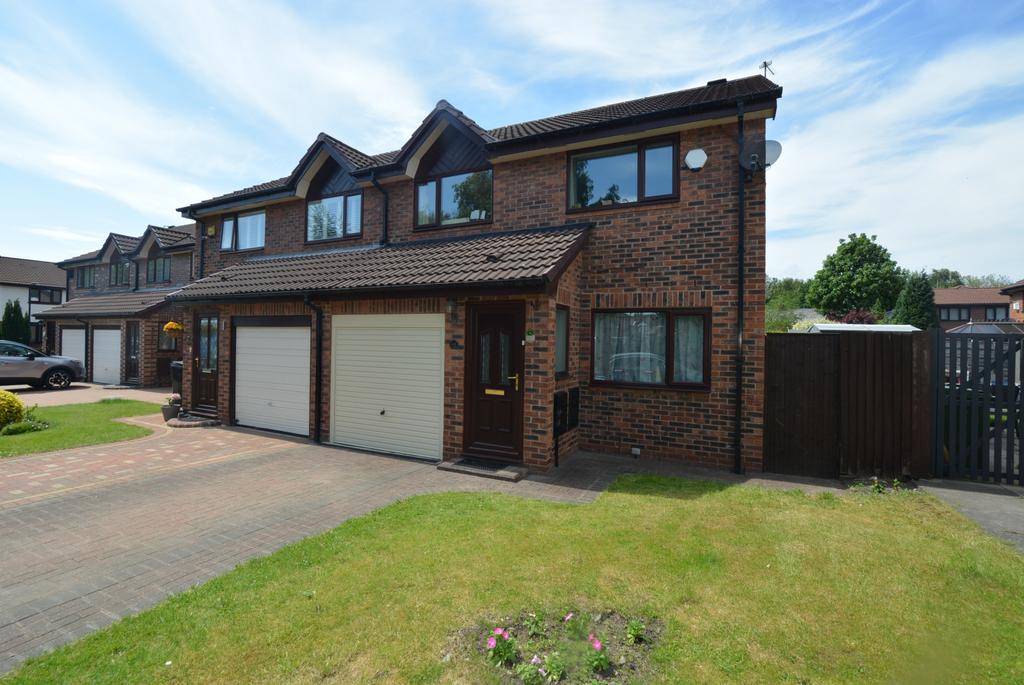 Stephenson Rd, Stretford, M32 3 bed semidetached house £300,000