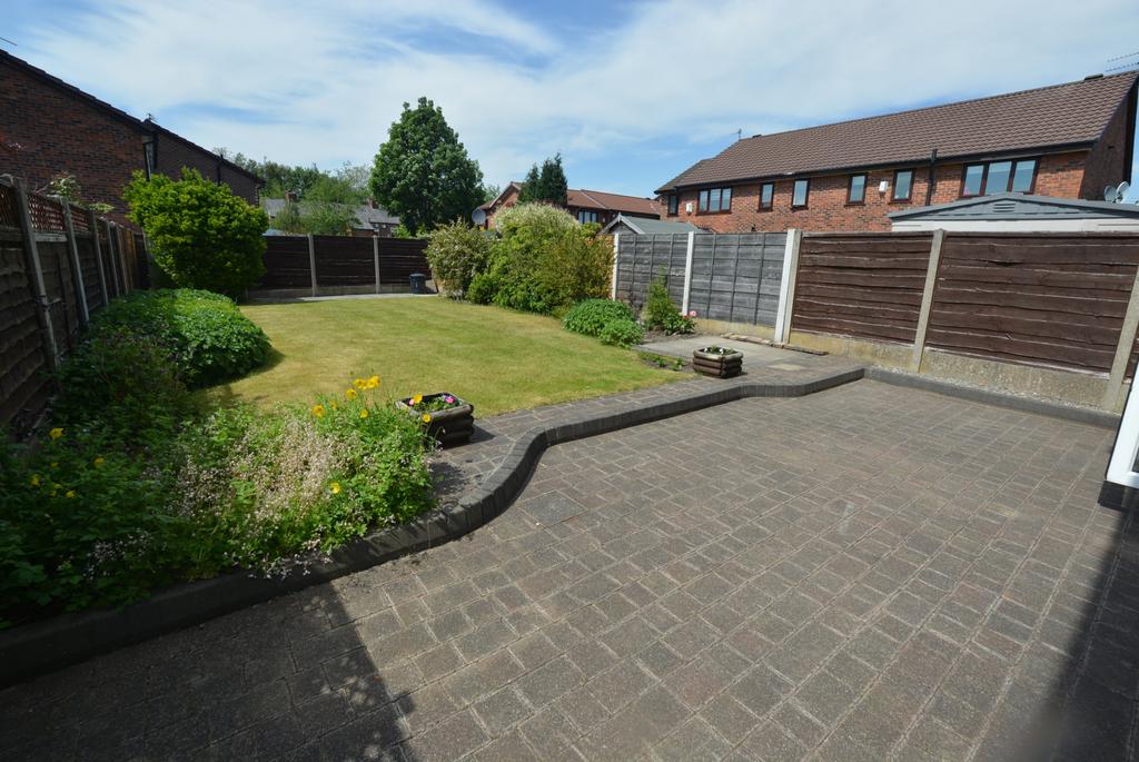 Stephenson Rd, Stretford, M32 3 bed semidetached house £300,000