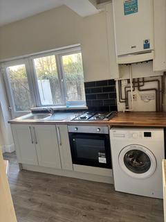 2 bedroom flat to rent, Moscow Drive, Liverpool L13