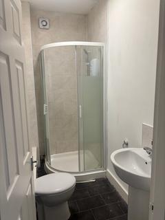 2 bedroom flat to rent, Moscow Drive, Liverpool L13