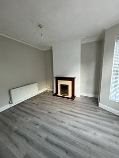 2 bedroom flat to rent, Moscow Drive, Liverpool L13