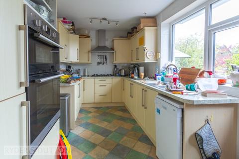 87 Delph Lane, Delph, Oldham, OL3 5HX