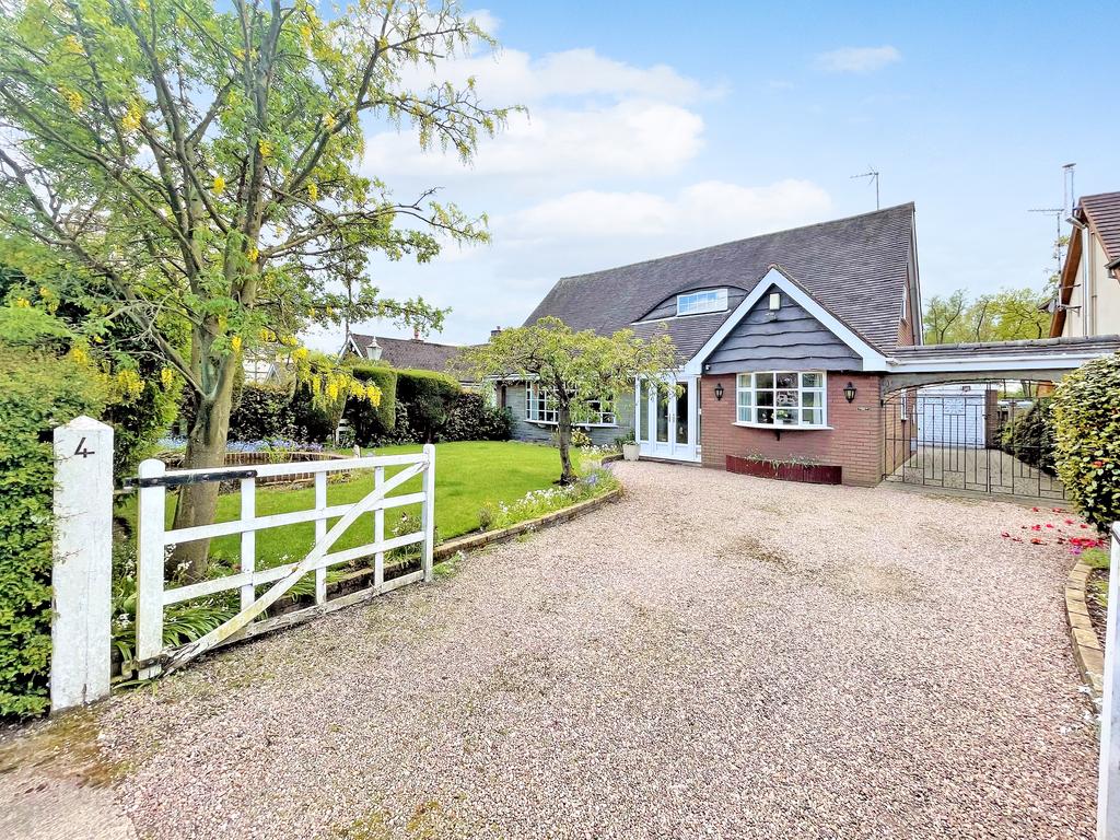 Kings Road, Calf Heath, WV10 7DU 4 bed detached house £420,000