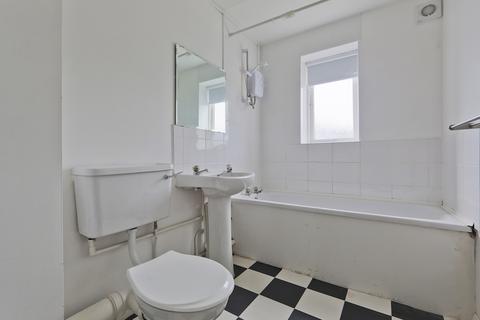 1 bedroom flat to rent, Greenslade Road, Barking,