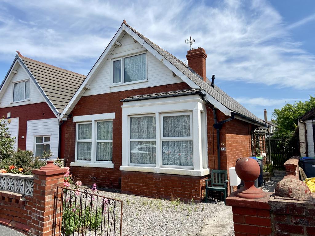 Dunelt Road Blackpool 3 bed semidetached bungalow for sale £100,000