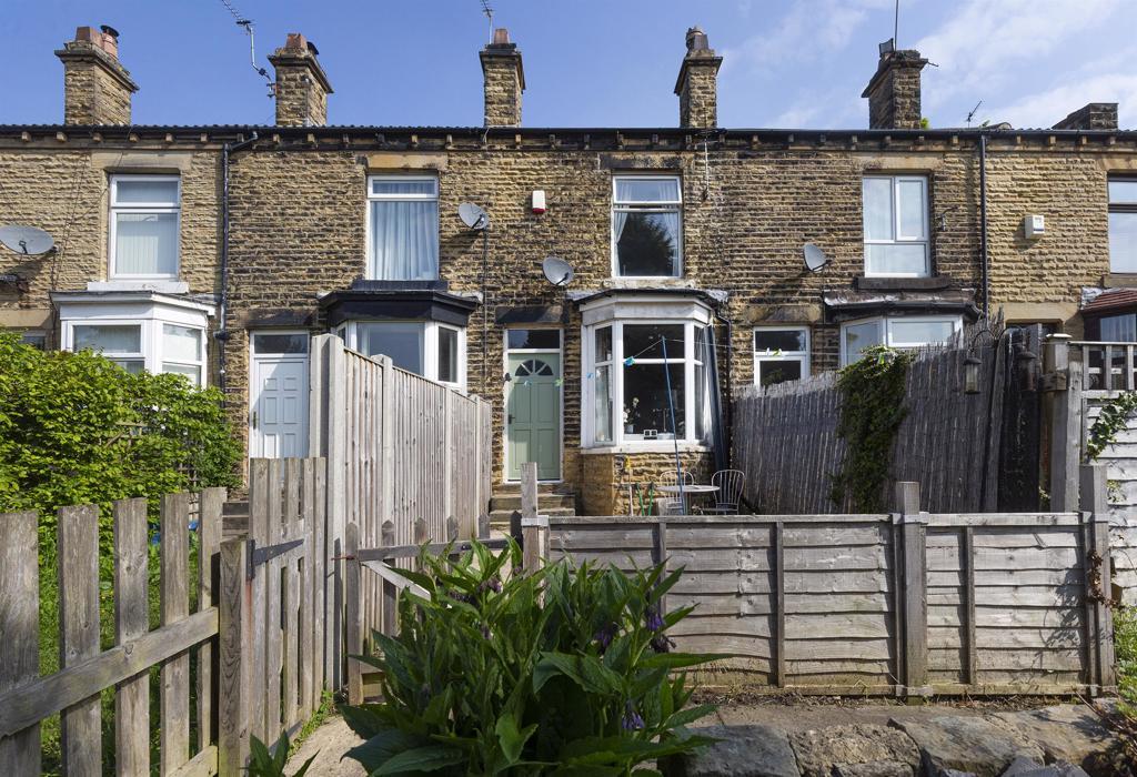 Willow Terrace, Soothill. Batley... 2 bed terraced house £100,000