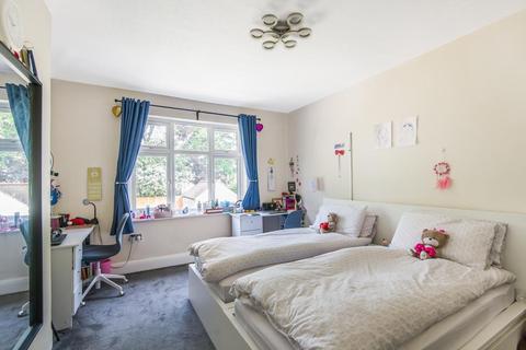 18 Wharncliffe Gardens, London, SE25 6DQ