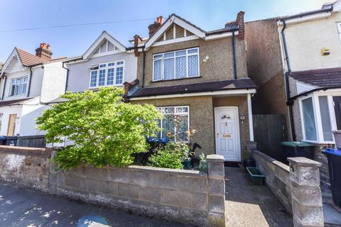 37 Mount Road, New Malden, KT3 3JX