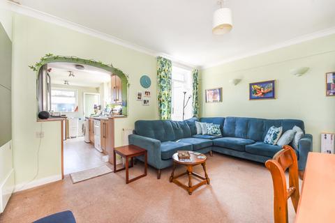 37 Mount Road, New Malden, KT3 3JX